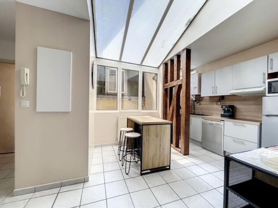 Appartement Au Coeur De Troyes Exterior foto
