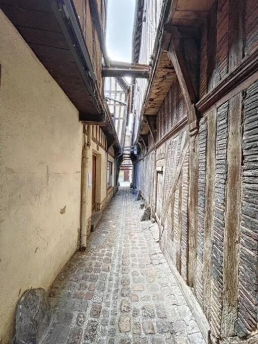 Appartement Au Coeur De Troyes Exterior foto